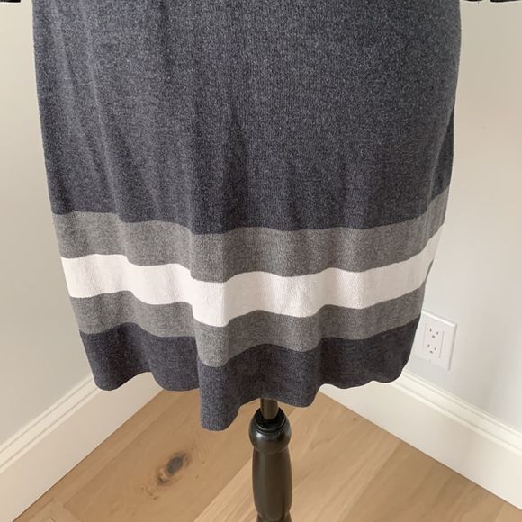 Banana Republic Factory crew neck sweater dress 3/4 sleeve - Picture 2 of 8